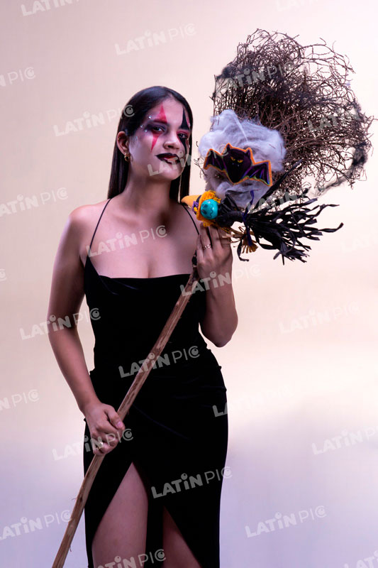 Mujer-Halloween-Brujita-Sexy-12