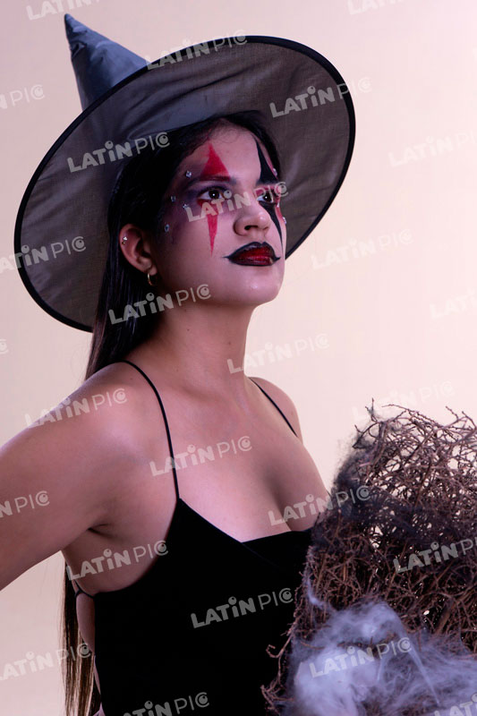 Mujer-Halloween-Brujita-Sexy-08