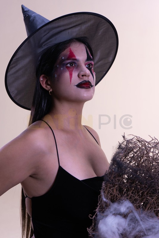 Mujer-Halloween-Brujita-Sexy-8