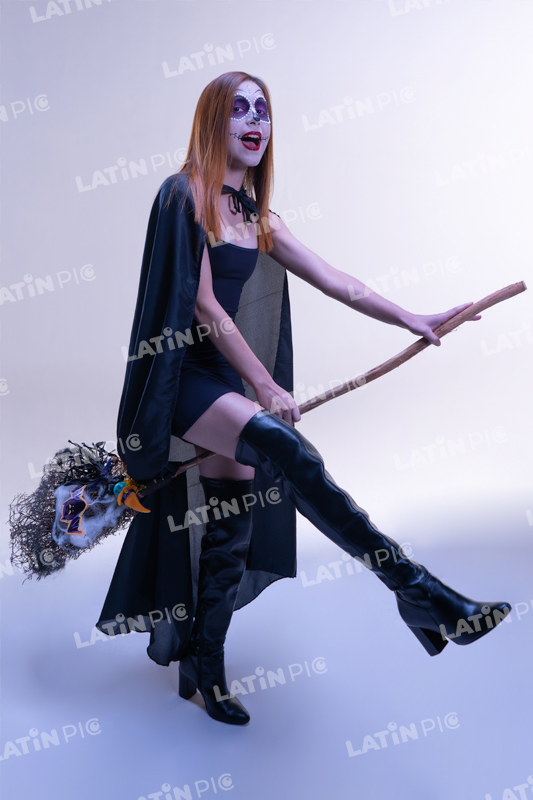 Mujer-Vintage-Halloween-02