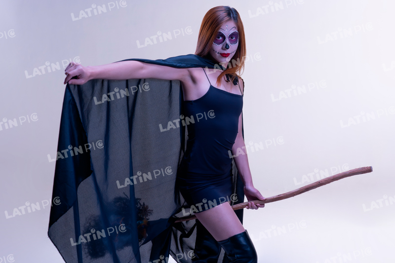 Mujer-Vintage-Halloween-03