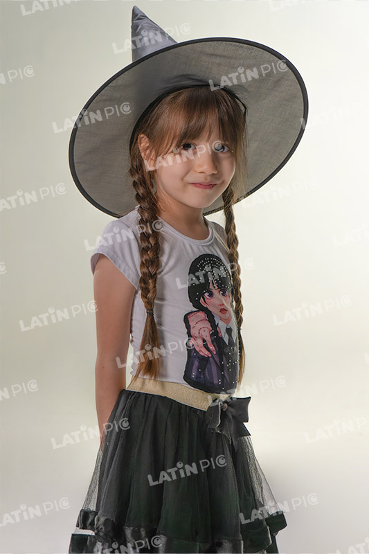 Nina-Halloween-Disfraz-Negro-1