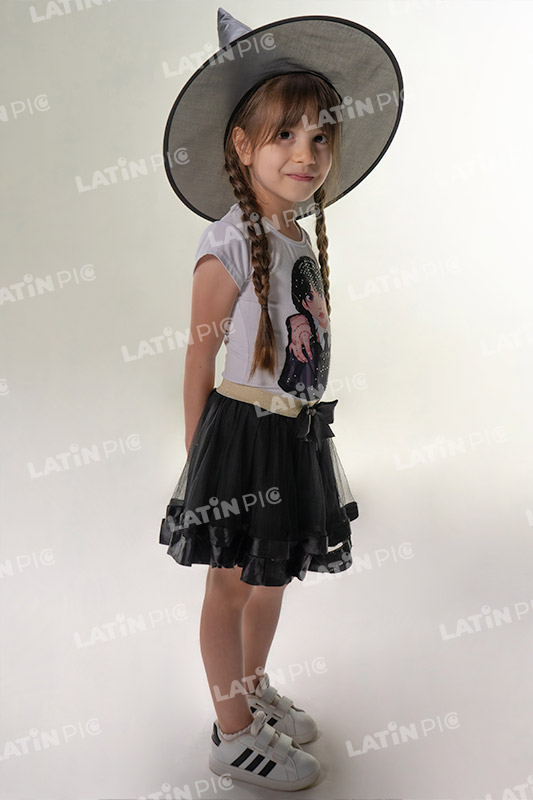 Nina-Halloween-Disfraz-Negro-2