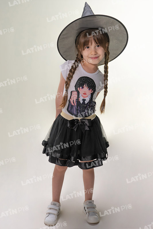 Nina-Halloween-Disfraz-Negro-3