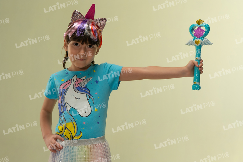 Nina-Halloween-Unicornio-Magia-4