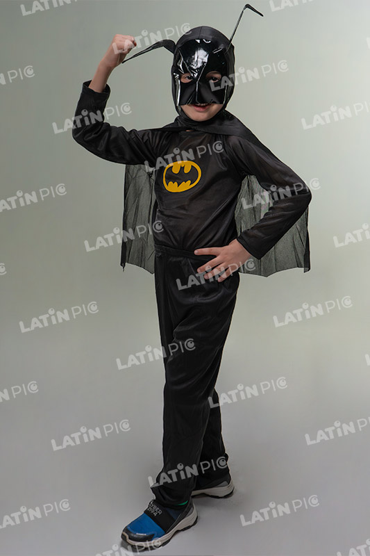 Nino-Halloween-Super-heroe-Negro-2