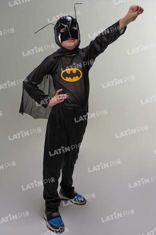 Nino-Halloween-Super-heroe-Negro-4