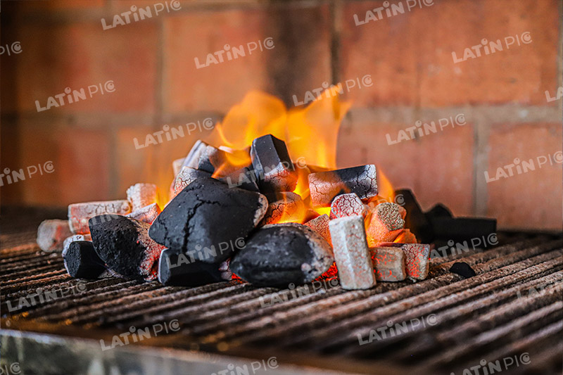 asado-carbon-fuego-parrilla-2