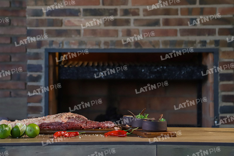 asado-carne-parrilla-sal-limon-aji-tabla-de-picar