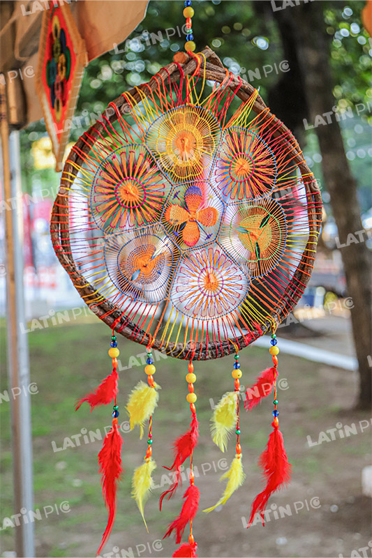 atrapasuenos-nanduti-artesania-textil-paraguaya-02