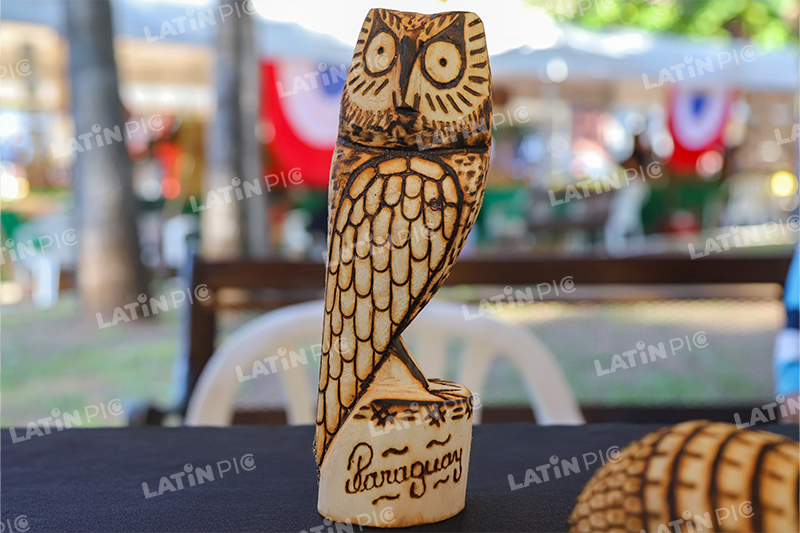 buo-besculturas-animales-tallado-madera-artesania-paraguaya-03