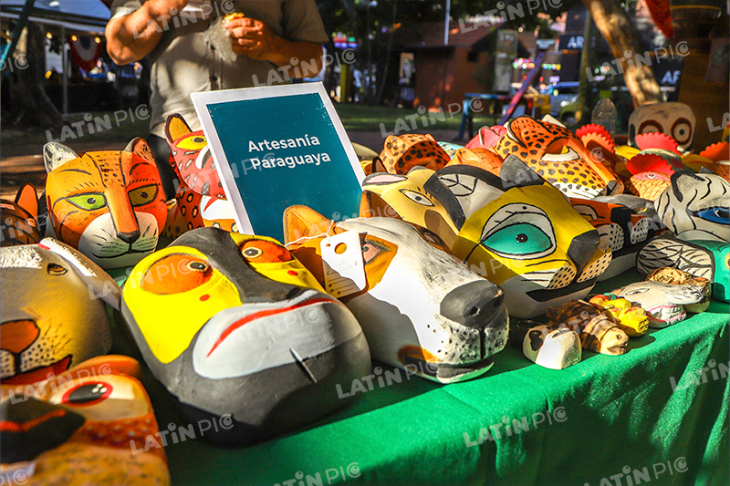 mascaras-esculturas-animales-tallado-madera-artesania-paraguaya-05