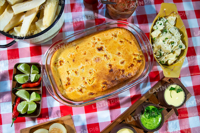 sopa-paraguaya-ensalada-mandioca-aderezos-limon-aji