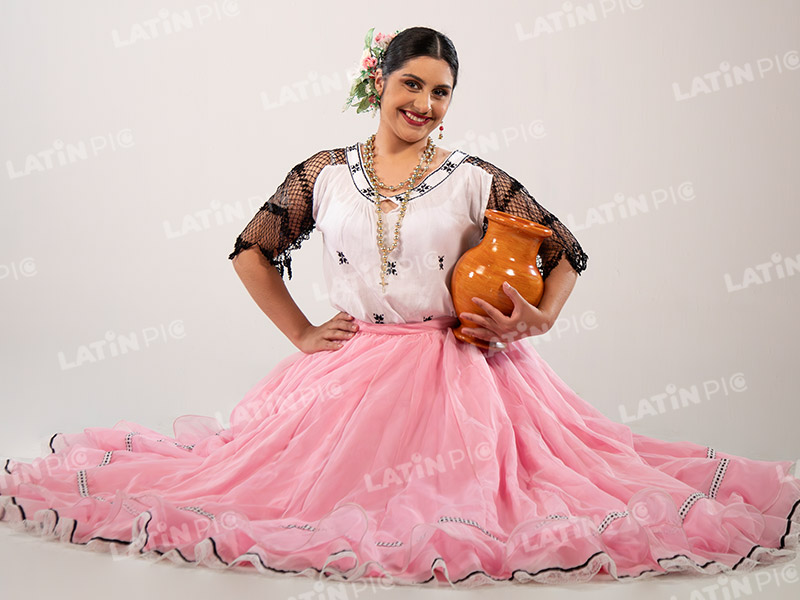 Bailarina-Paraguaya-traje-Rosa-Typoi-cantaro-015