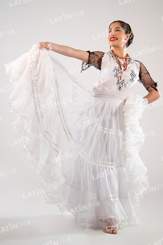 Bailarina Paraguaya-traje-blanco-typoi-003