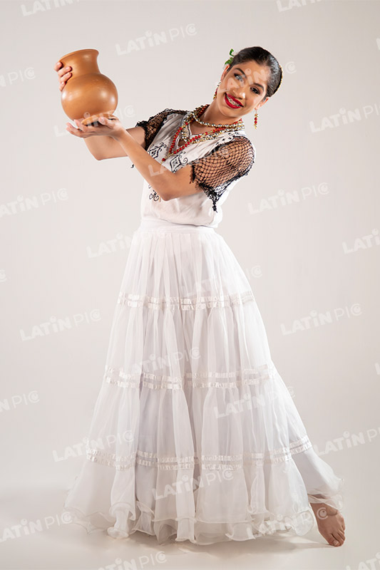 Bailarina Paraguaya-traje-blanco-typoi-cantaro-007