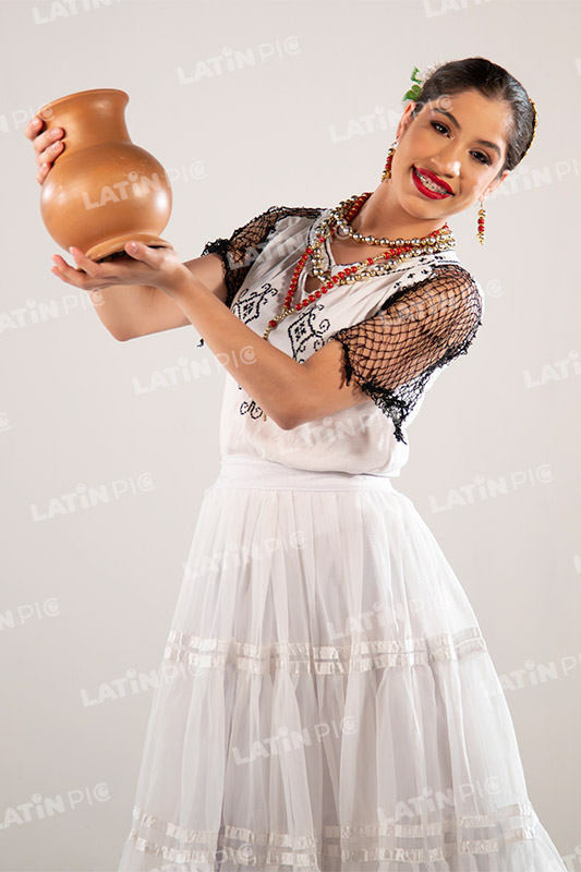 Bailarina Paraguaya-traje-blanco-typoi-cantaro-008