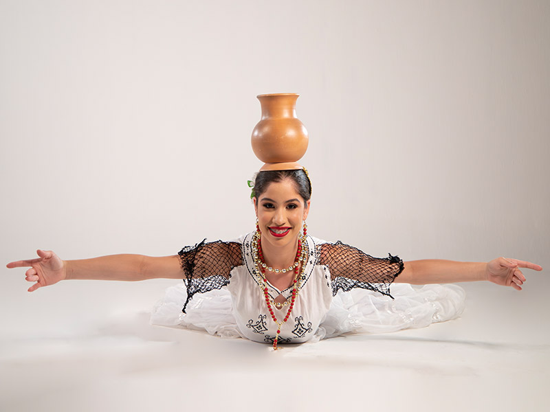 Bailarina Paraguaya-traje-blanco-typoi-cantaro-021