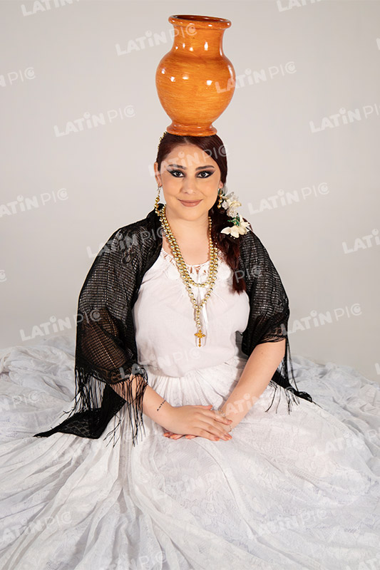 Bailarina-Traje-Blanco-Negro-Typoi-002