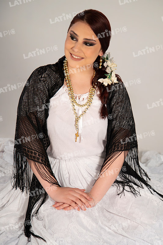 Bailarina-Traje-Blanco-Negro-Typoi-005