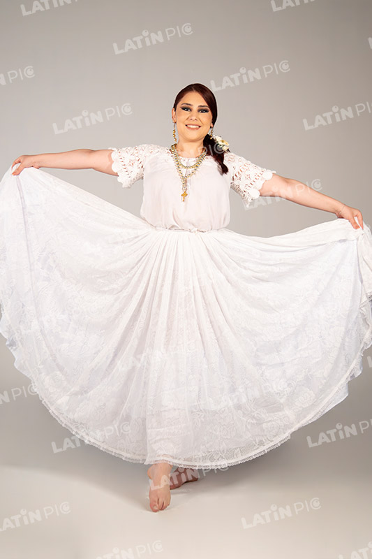 Foto Danza Paraguaya traje blanco typoi-001