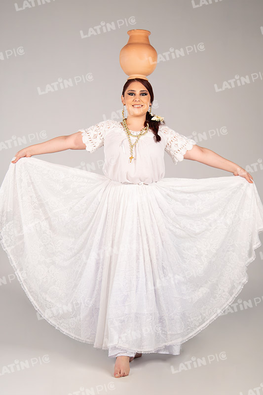 Foto Danza Paraguaya traje blanco y cantaro-003