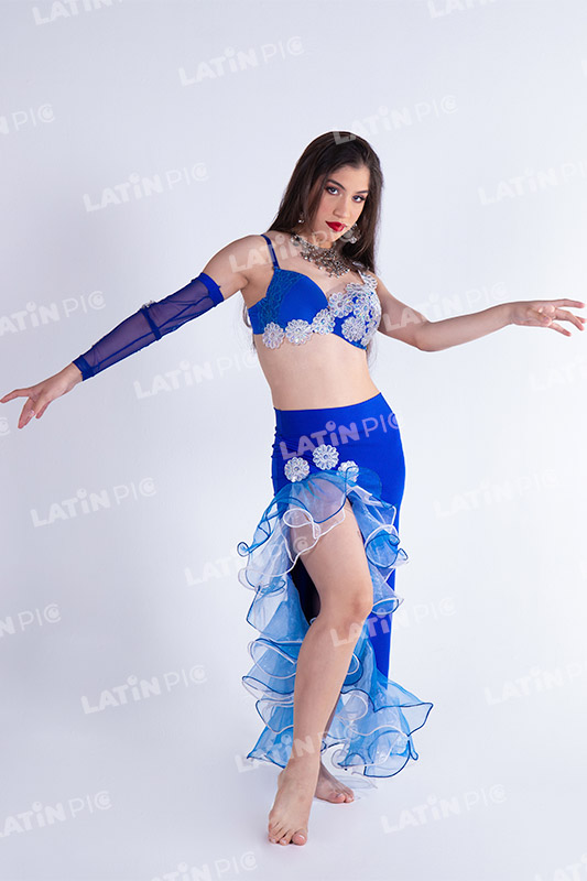 danza-arabe-bailarina-traje-azul-001