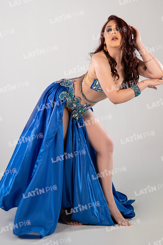 danza-arabe-bailarina-traje azul-joyas-11