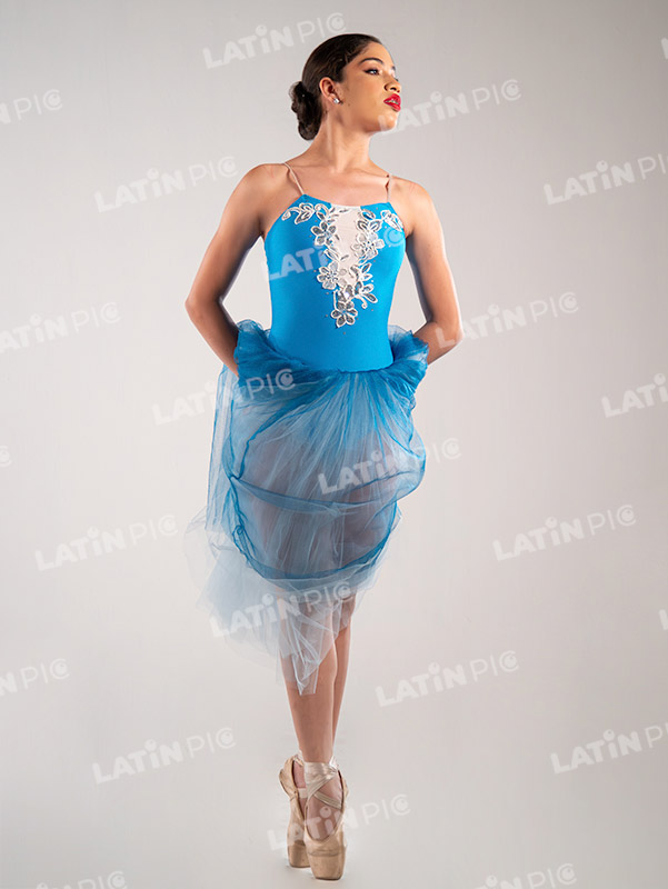 bailarina-ballet-danza-clasica-traje-azul-9