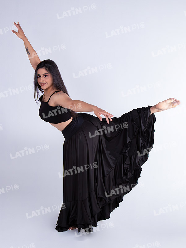 bailarina-danza-contermporanea-traje negro-04