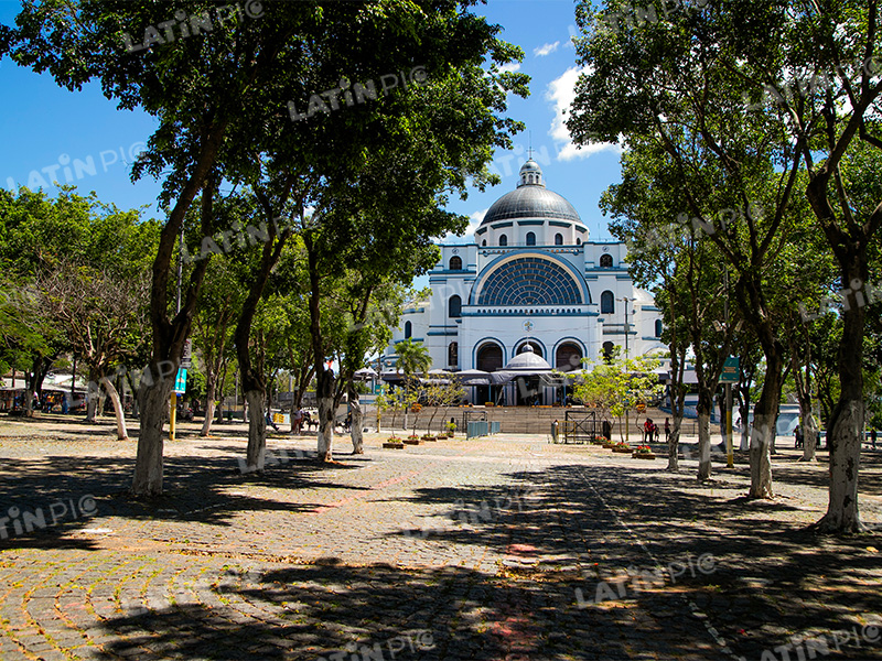 basilica-de-caacupe-frente-01