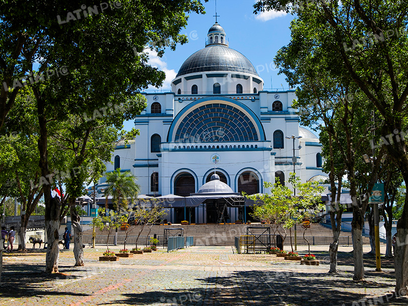 basilica-de-caacupe-frente-03