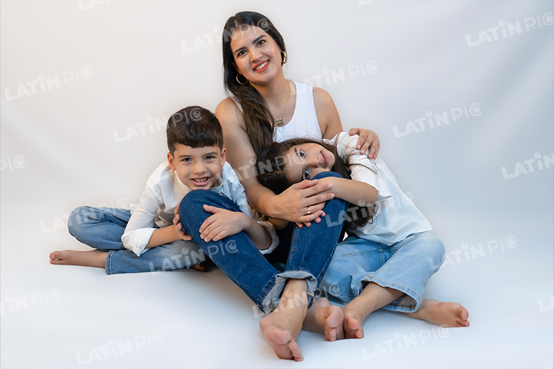 dia-de-la-madre-con-ninos-blanco-jeans-23
