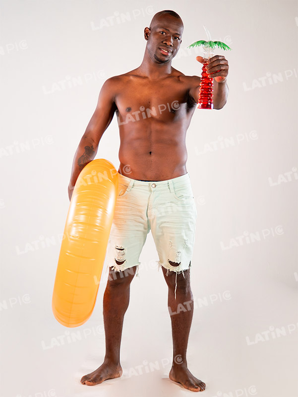 hombre-piel-morena-playa-9