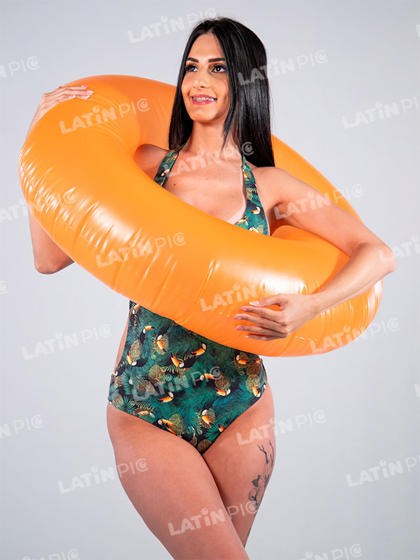 mujer-salvavidas-traje-de-bano-playa-verano-5