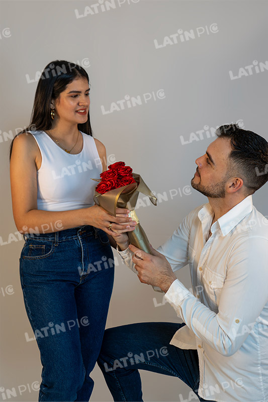 pareja-14-de-febrero-amor-blanco-10