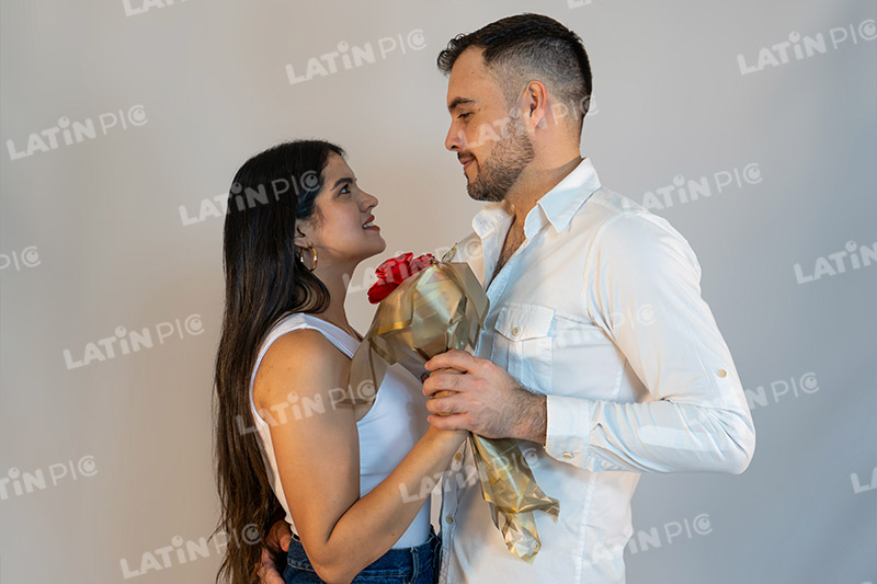 pareja-14-de-febrero-amor-blanco-7