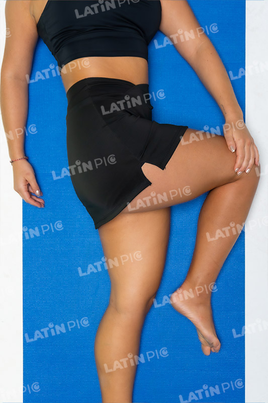 yoga-mujer-ropa-negra-13