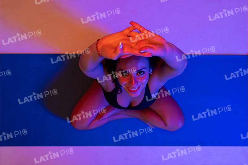 yoga-mujer-ropa-negra-4