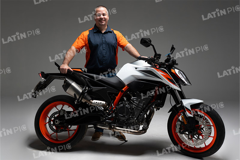 motocicleta-piloto-hombre-22