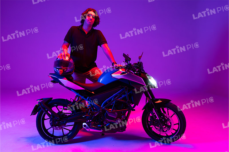 motocicleta-piloto-hombre-casco-58