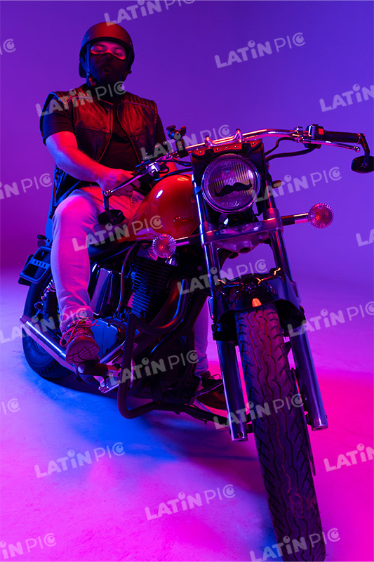 motocicleta-piloto-hombre-casco-67