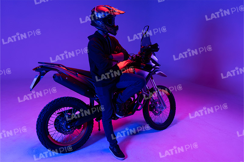 motocicleta-piloto-hombre-casco-101