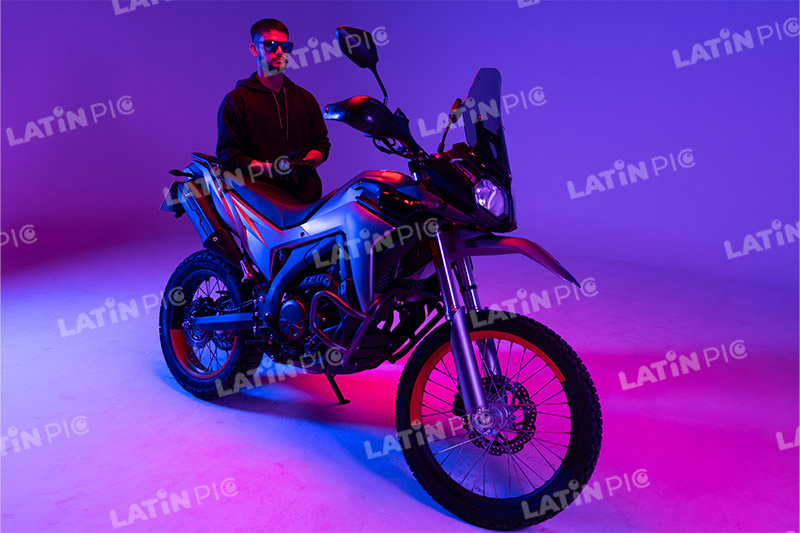 motocicleta-piloto-hombre-casco-106