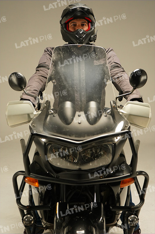 motocicleta-piloto-hombre-casco-111