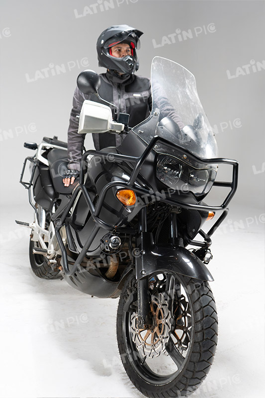 motocicleta-piloto-hombre-casco-113