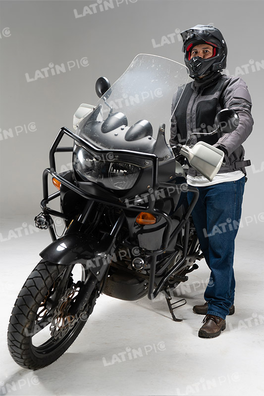 motocicleta-piloto-hombre-casco-114