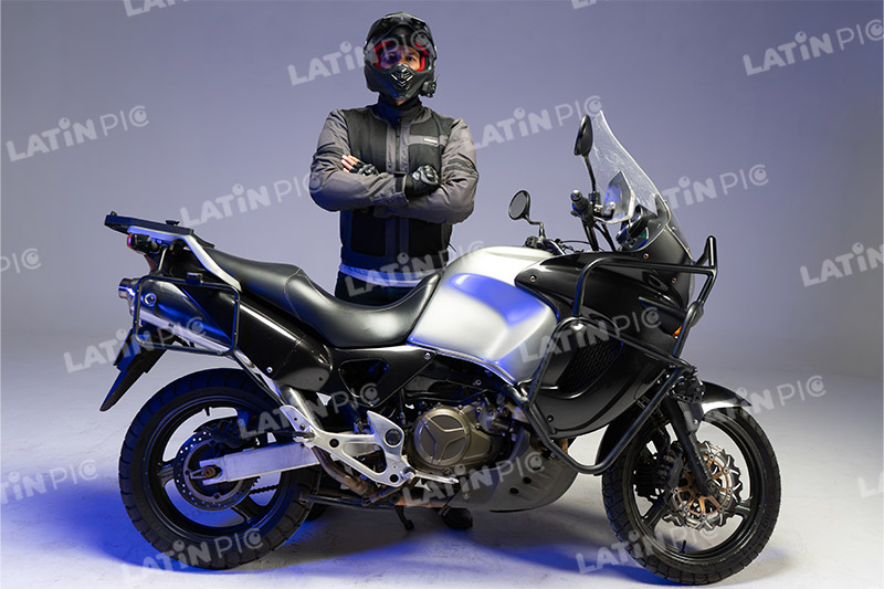 motocicleta-piloto-hombre-casco-118