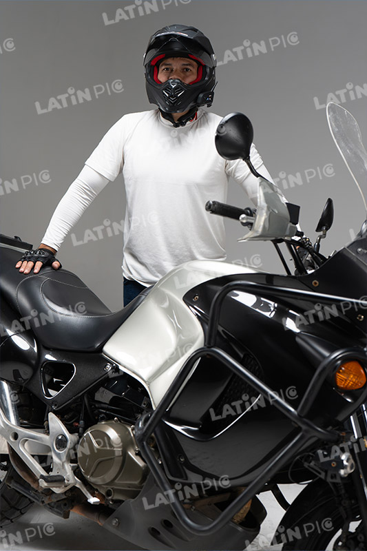 motocicleta-piloto-hombre-casco-120
