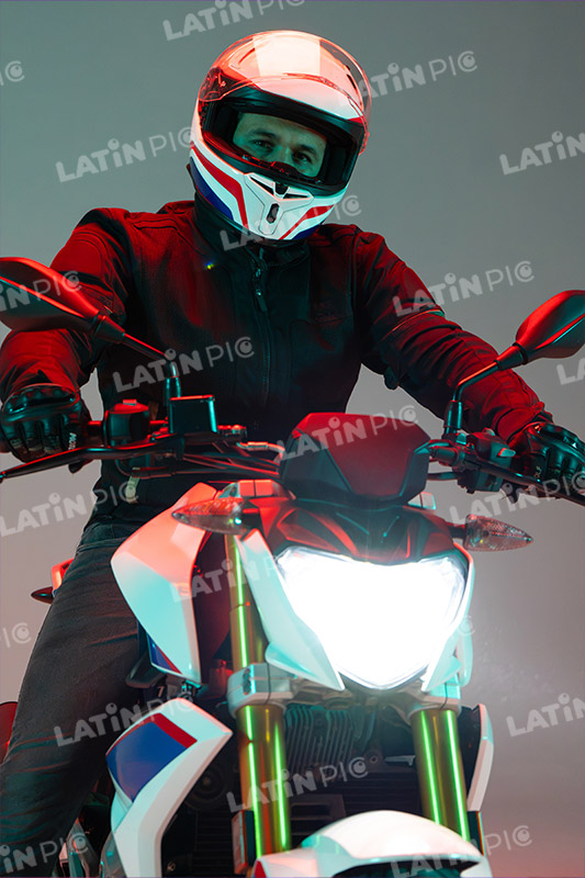 motocicleta-piloto-hombre-casco-126